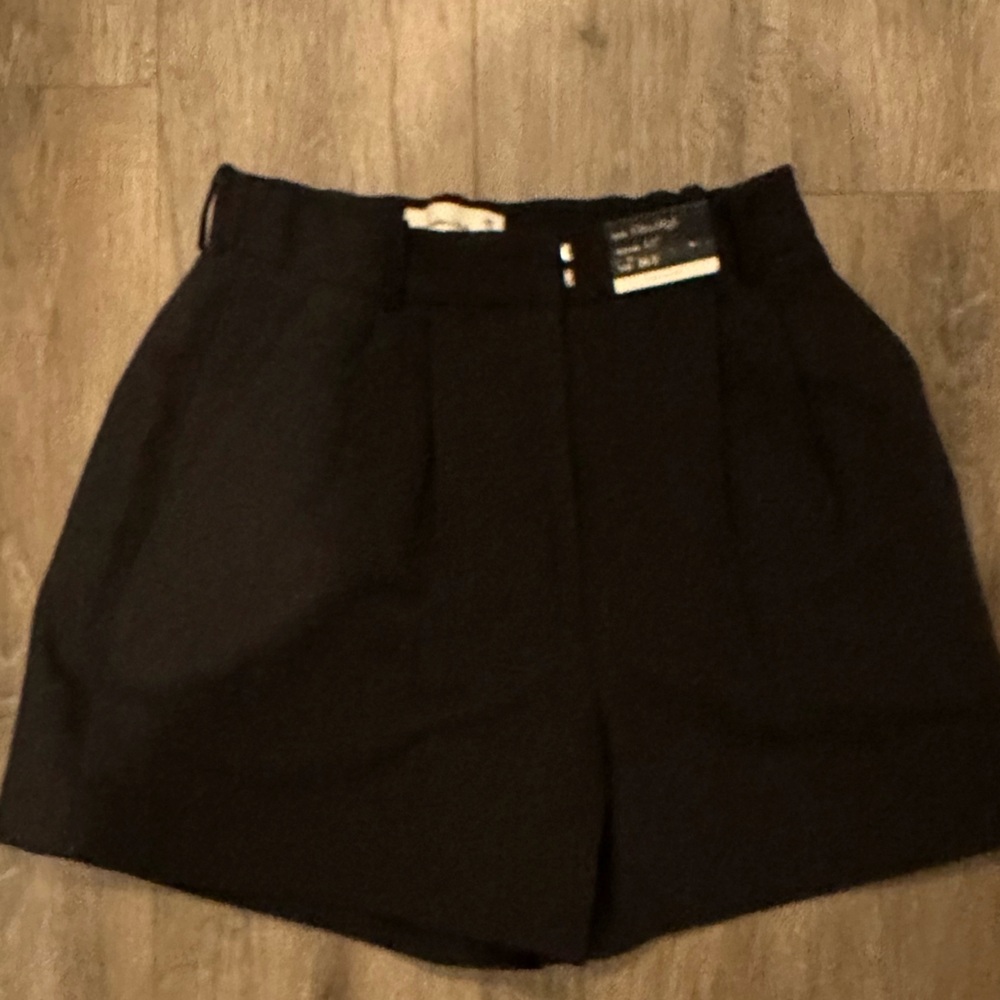 Curve Love A&F Sloane black tailored short